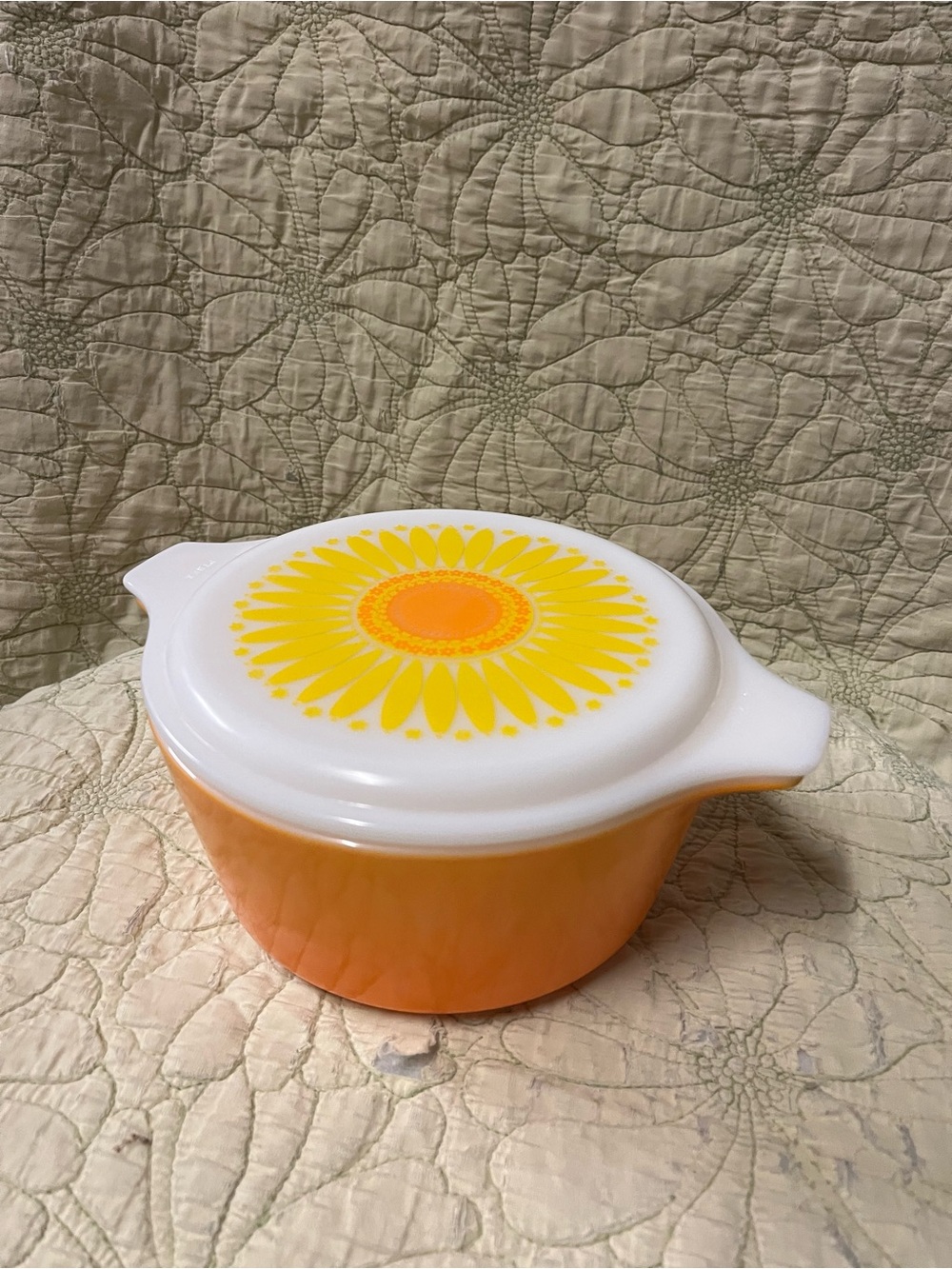 Pyrex Orange Daisy Sunflower Casserole • 1 1/2 quart